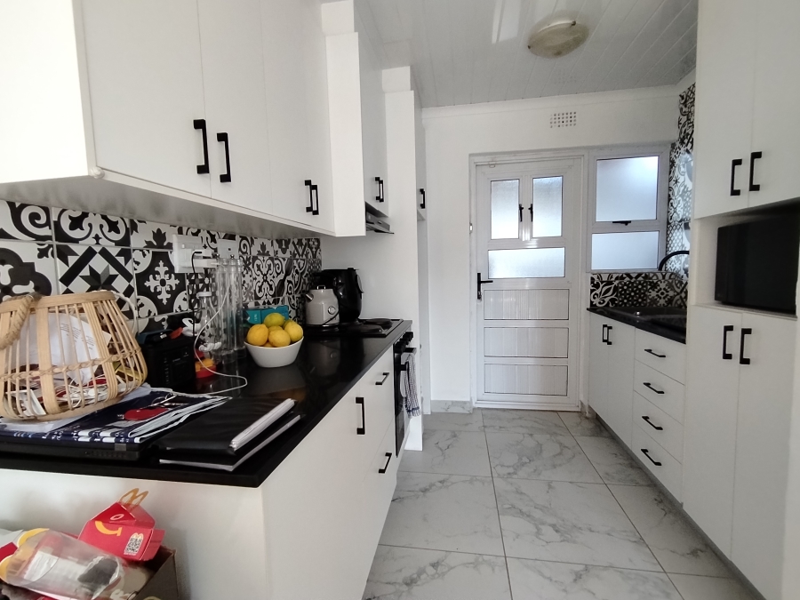 2 Bedroom Property for Sale in Silwood Heights Western Cape